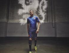 刷新纪录引发热议！，姆巴佩在皇家马德里比赛中重要助攻热度持续攀升